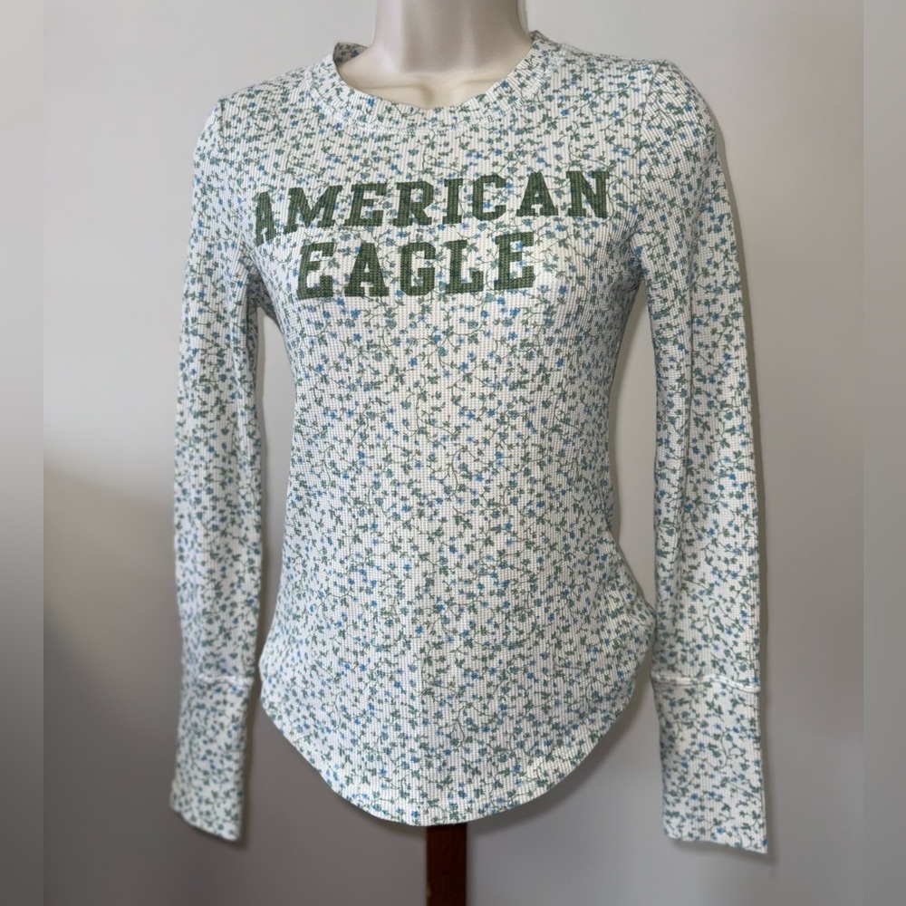 American Eagle (Small) White Ribbed Long Sleeve Tee W Green/Blue Floral Pattern